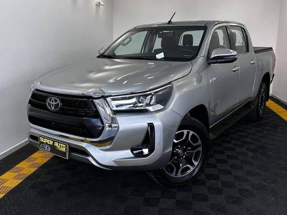 TOYOTA HILUX 2.8 D-4D TURBO DIESEL CD SRV 4X4 AUTOMÁTICO
